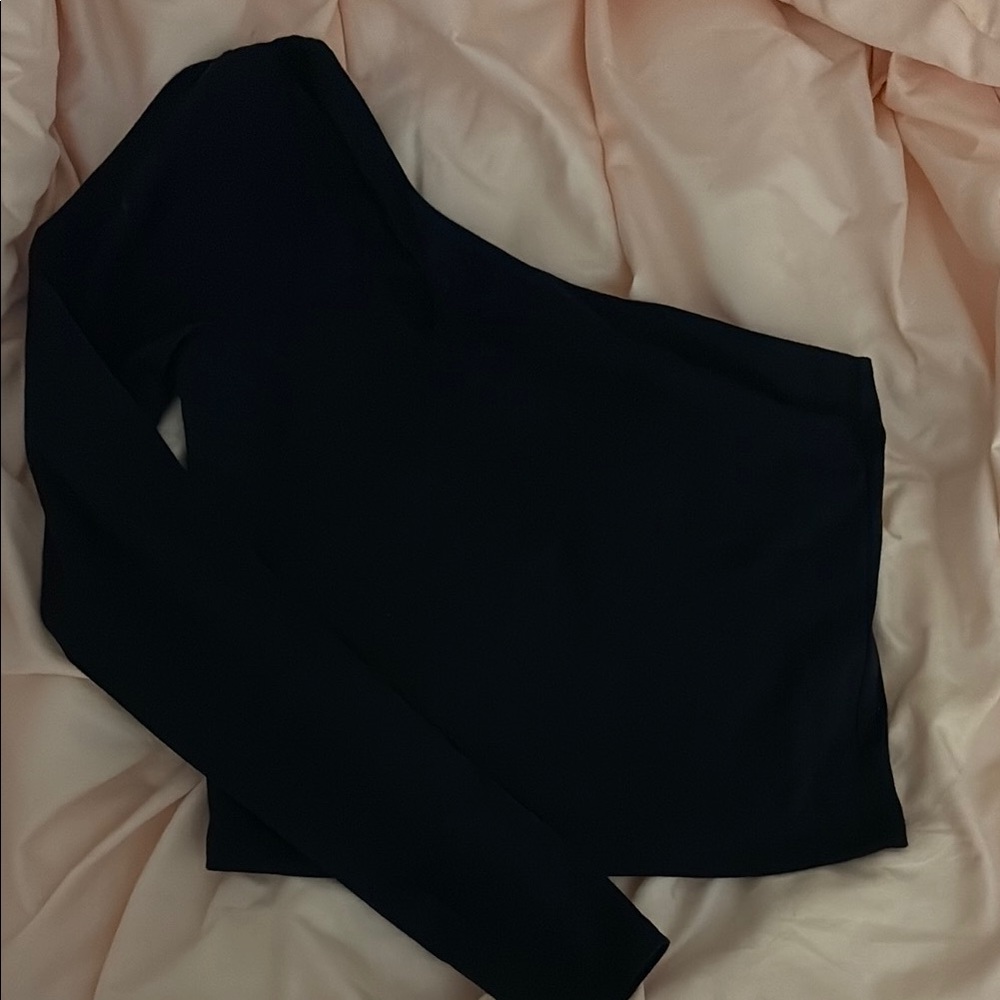 Abercrombie One Sleeve Top